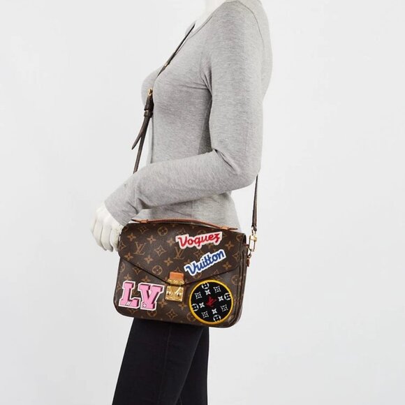 Louis Vuitton Monogram Canvas Patches Pochette Metis Bag - Picture 2 of 12